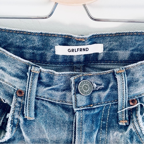 GRLFRND Karolina High Rise Jean A Little More Love black spot on rear of leg - Picture 4 of 16